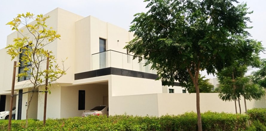 Kaupunkipientalo Al Zorah, Ajman, Arabiemiraatit 3 makuuhuonetta, 330 m2 № 645107