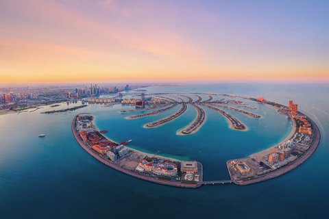 Why do investors prefer to invest in Palm Jumeirah real estate in Dubai?