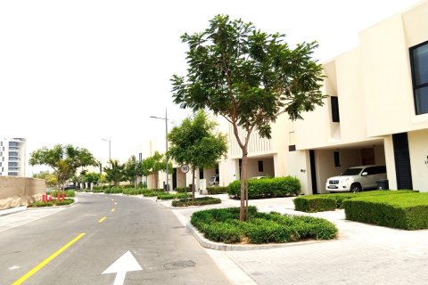 Townhouse in Al Zorah, Ajman, UAE 3 bedrooms, 330 sq.m. № 635220 - photo 4