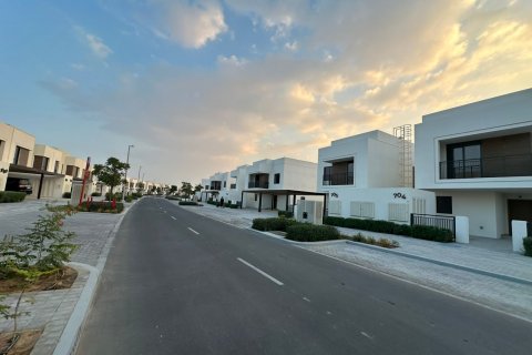 Townhouse on the Yas Island, Abu Dhabi, UAE 3 bedrooms, 169 sq.m. № 634109 - photo 1