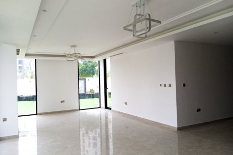 Townhouse in Al Zorah, Ajman, UAE 3 bedrooms, 330 sq.m. № 635220 - photo 8