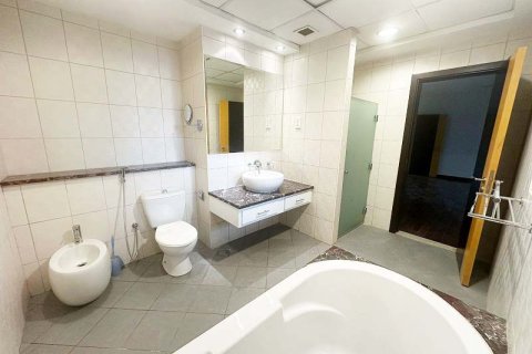 Paritalo Jumeirah Beach Residence, Dubai, Arabiemiraatit 4 makuuhuonetta, 531 m2 № 722414 - kuva 10