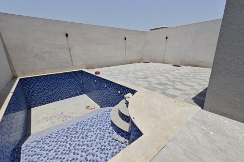 Townhouse in Al Zorah, Ajman, UAE 5 bedrooms, 364 sq.m. № 635222 - photo 3