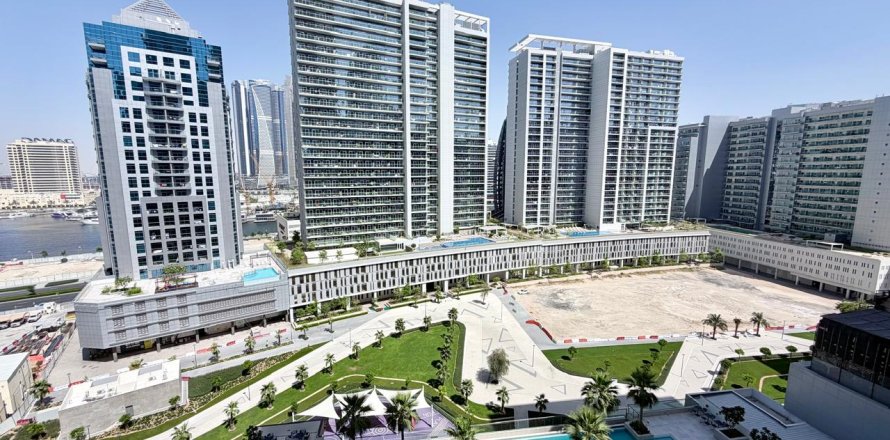 Business Bay、Dubai、UAEにあるマンション 2ベッドルーム、157 m2 No723361