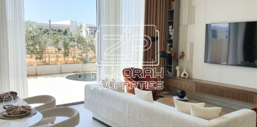 Prona në Ajman, Emiratet e Bashkuara Arabe 3 dhoma gjumi, 291 m2. № 739760