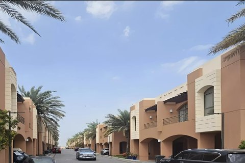 Villa itt: Abu Dhabi, EAE, 4 hálószoba, 326.93 m², azonosító: 739153 - fénykép 5
