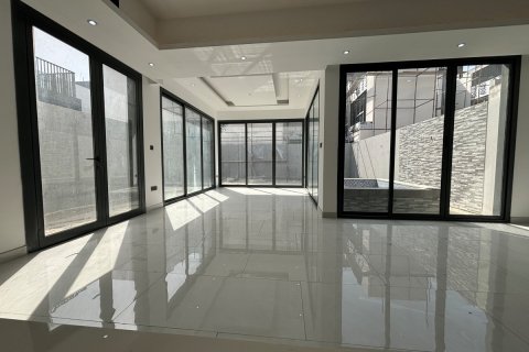 Vilë në Al Zorah, Ajman, Emiratet e Bashkuara Arabe 6 dhoma gjumi, 372 m2. № 650481 - Foto 7