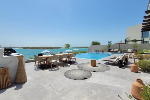 Villa te koop in Abu Dhabi, VAE 3 slaapkamers, 266 vr.m., nr 703165 - foto 14