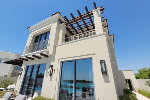 Villa in Abu Dhabi, VAE 3 slaapkamers, 266 vr.m. nr 703165