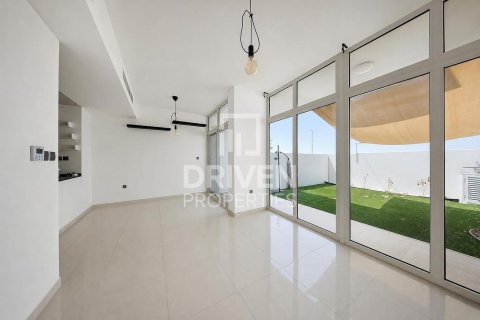 Rumah bandar di Dubai, UAE 3 bilik tidur, 132.2 meter persegi № 756574