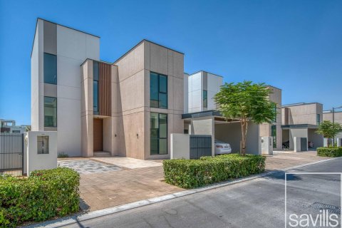 Villa em Arabian Ranches 3, Dubai, EAU 5 quartos, 615.85 m2 № 747709