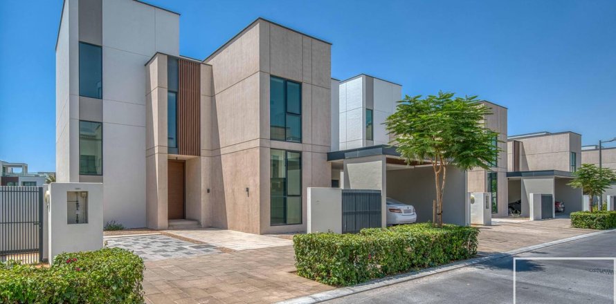 Villa à Arabian Ranches 3, Dubai, EAU: 5 chambres, 615.85 m2 № 747709