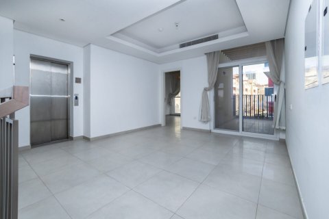 Villa en venta en Jumeirah Village Circle, Dubai, EAU 4 dormitorios, 345 m2 № 677477 - foto 12