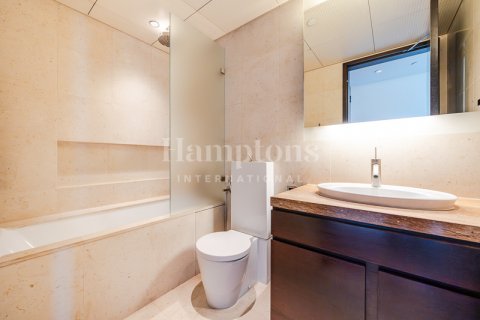 Apartmen di Burj Khalifa, Dubai, UAE 2 bilik tidur, 190.72985900 meter persegi № 651513 - foto 5