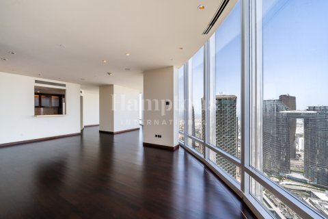 Apartmen di Burj Khalifa, Dubai, UAE 2 bilik tidur, 190.72985900 meter persegi № 651513 - foto 7