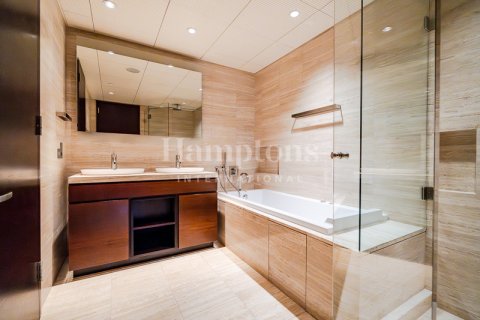 Apartmen di Burj Khalifa, Dubai, UAE 2 bilik tidur, 190.72985900 meter persegi № 651513 - foto 6