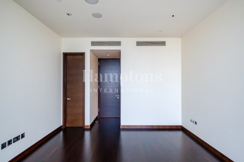 Apartmen di Burj Khalifa, Dubai, UAE 2 bilik tidur, 190.72985900 meter persegi № 651513 - foto 1