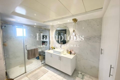 Villa in Meadows, Dubai, UAE 4 bedrooms, 380.90230000 sq.m. № 651512 - photo 2