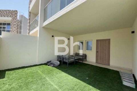 Vilë në Dubai Land, Emiratet e Bashkuara Arabe 2 dhoma gjumi, 101 m2. № 643829 - Foto 4