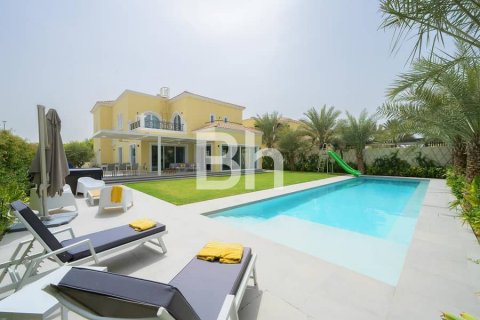 Villa til leie i Jumeirah Park, Dubai, Emiratene 4 soverom, 841 kvm Nr. 643830 - Foto 1