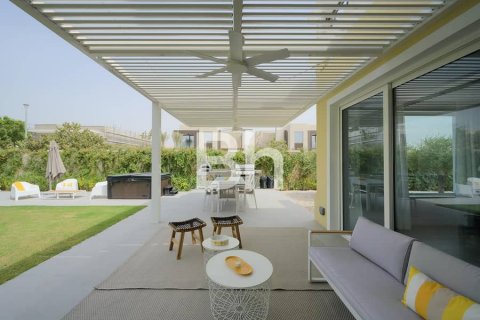 Villa te huur in Jumeirah Park, Dubai, VAE 4 slaapkamers, 841 vr.m., nr 643830 - foto 4