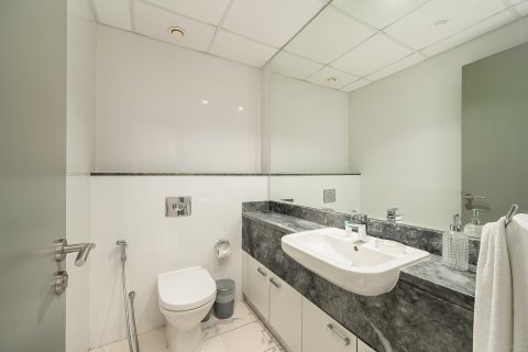 Apartment sa Business Bay, Dubai, UAE 2 silid-tulugan, 126.21 sq.m. № 757375 - larawan 14