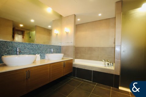 Appartamento in affitto a Palm Jumeirah, Dubai, EAU 3 camere da letto, 256 mq. № 698551 - foto 11