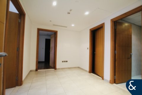 Appartamento in affitto a Palm Jumeirah, Dubai, EAU 3 camere da letto, 256 mq. № 698551 - foto 1