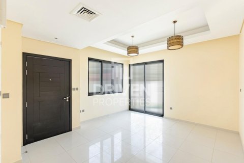 Shtëpi në qytet në Dubai, Emiratet e Bashkuara Arabe 3 dhoma gjumi, 174.84 m2. № 765260 - Foto 3