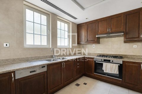 Вилла Jumeirah Park, Дубай, БАӘ-да 4 жатын бөлмелер, 790.42 м² № 744764 - фото 9