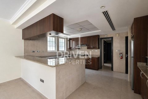Вилла Jumeirah Park, Дубай, БАӘ-да 4 жатын бөлмелер, 790.42 м² № 744764 - фото 3