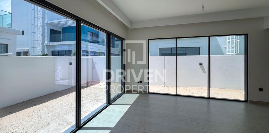 تاون هاوس في Damac Lagoons، دبي 5 غرفة نوم ، 219.62 متر مربع . ر قم 744759