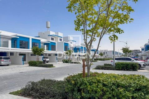 تاون هاوس للإيجار في Damac Lagoons، دبي، الإمارات العربية المتحدة 5 غرفة نوم ، 219.62 متر مربع ، رقم 744759 - صورة 2