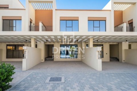 Adosado en alquiler en Damac Lagoons, Dubai, EAU 4 dormitorios, 144.19 m2 № 744758 - foto 2