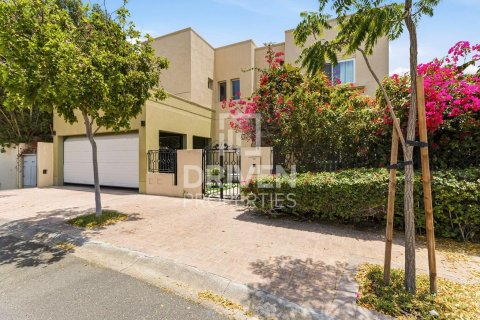Vilă de închiriat în Meadows, Dubai, EAU 5 dormitoare, 597.18 mp.  №744763 - poză 29