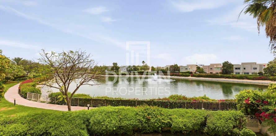 Vilă în Meadows, Dubai, EAU 5 dormitoare, 597.18 mp.  №744763