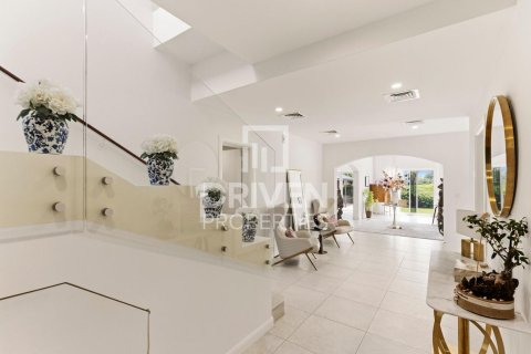 Vilă de închiriat în Meadows, Dubai, EAU 5 dormitoare, 597.18 mp.  №744763 - poză 12