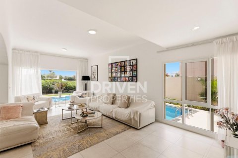 Vilă de închiriat în Meadows, Dubai, EAU 5 dormitoare, 597.18 mp.  №744763 - poză 9