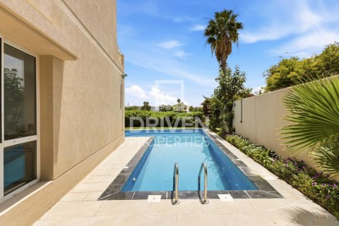 Vilă de închiriat în Meadows, Dubai, EAU 5 dormitoare, 597.18 mp.  №744763 - poză 26