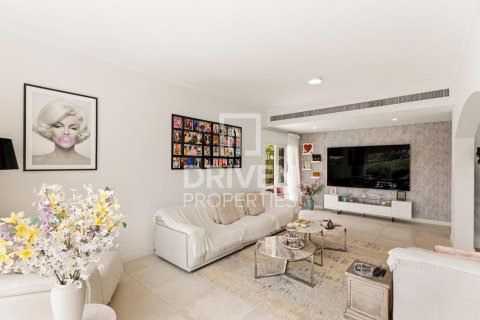 Vilă de închiriat în Meadows, Dubai, EAU 5 dormitoare, 597.18 mp.  №744763 - poză 10