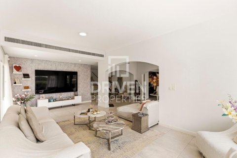Vilă de închiriat în Meadows, Dubai, EAU 5 dormitoare, 597.18 mp.  №744763 - poză 5