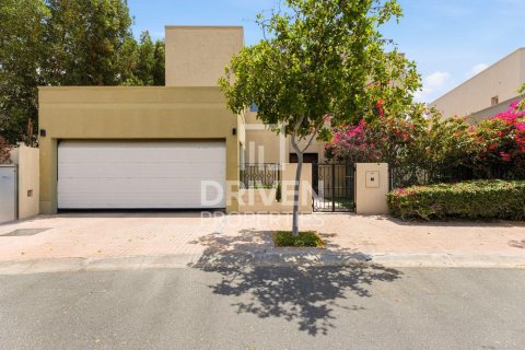 Vilă de închiriat în Meadows, Dubai, EAU 5 dormitoare, 597.18 mp.  №744763 - poză 30