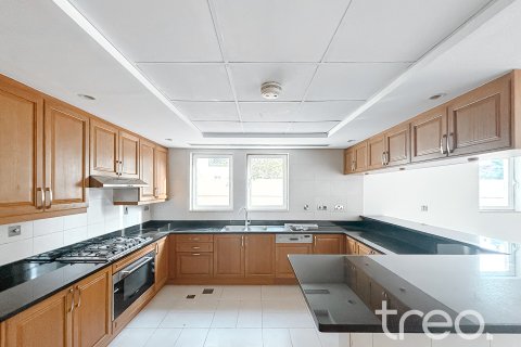 Jumeirah Park, Dubai, UAE의 임대용 빌라 침실 4개, 402.73제곱미터 번호 733495 - 사진 10