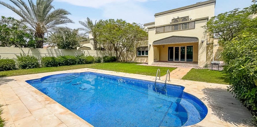 Jumeirah Park, Dubai, UAE의 빌라 침실 4개, 402.73제곱미터 번호 733495