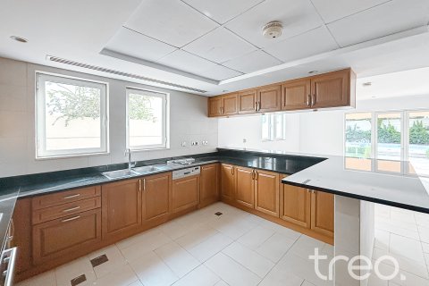 Jumeirah Park, Dubai, UAE의 임대용 빌라 침실 4개, 402.73제곱미터 번호 733495 - 사진 9