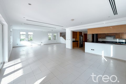 Jumeirah Park, Dubai, UAE의 임대용 빌라 침실 4개, 402.73제곱미터 번호 733495 - 사진 12