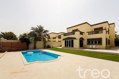 Villa in Jumeirah Park, Dubai, UAE 4 bedrooms, 402.73 sq.m. № 733492 - photo 10