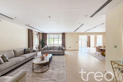 Villa in Jumeirah Park, Dubai, UAE 4 bedrooms, 402.73 sq.m. № 733492 - photo 3