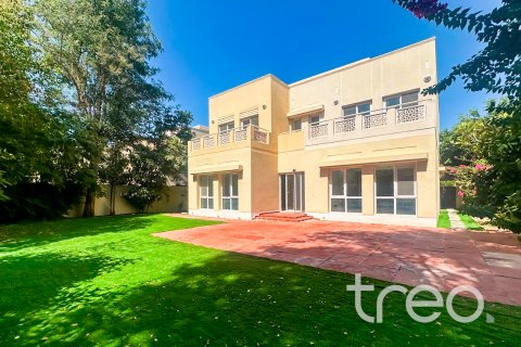 Villa à Meadows, Dubai, EAU: 4 chambres, 553.33 m2 № 733494
