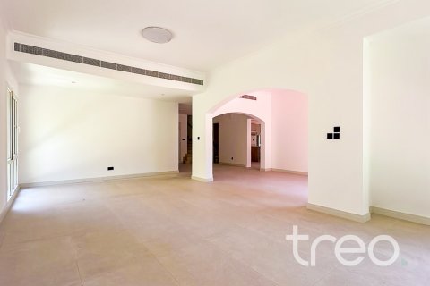 Villa in Meadows, Dubai, UAE 4 bedrooms, 553.33 sq.m. № 733494 - photo 3